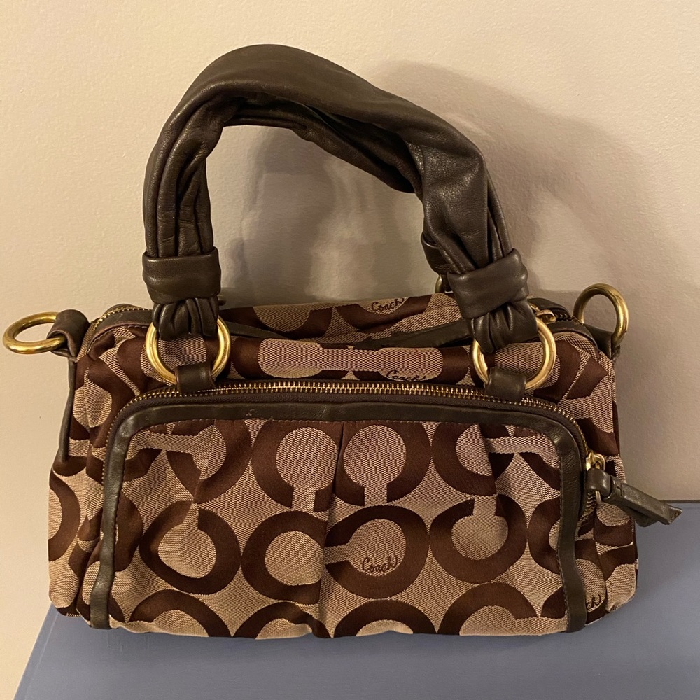 🤎Coach Tan & Brown  Signature Satchel.🤎